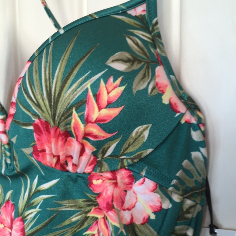 Shade & Shore one piece swim suit - Picture 4 of 5